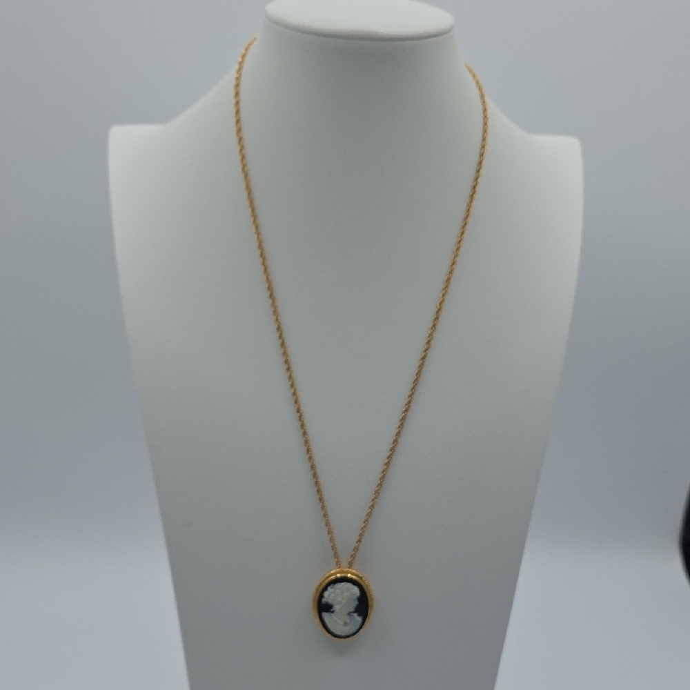 Avon Gold Cameo Pendant Necklace And Pin - Picture 4 of 11